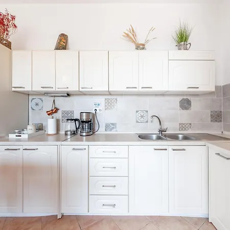 Mountain Retreat With Sea View