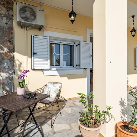 Mountain Retreat With Sea View Apartmán