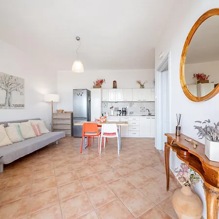 Mountain Retreat With Sea View Apartmán