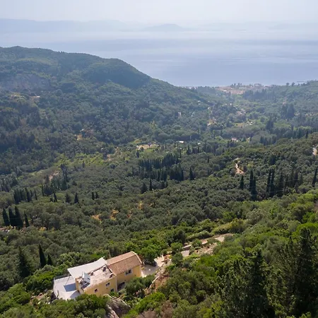 Mountain Retreat With Sea View Apartmán
