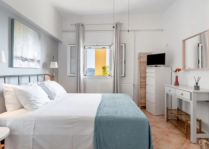 Mountain Retreat With Sea View 아파트 *