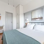 Mountain Retreat With Sea View Apartment